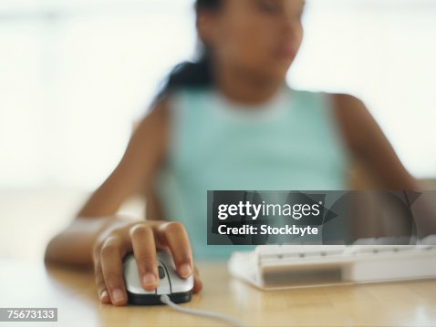 Woman Using Computer Mouse Girl Using Computer Mouse Focus On Hand On Computer Mouse High-Res ...