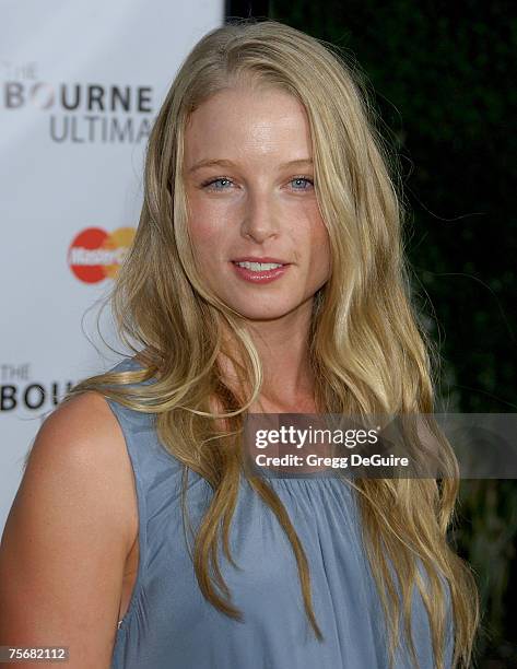 Actress Rachel Nichols arrives at "The Bourne Ultimatum" premiere at the ArcLight Hollywood Theatre on July 25, 2007 in Hollywood, California.