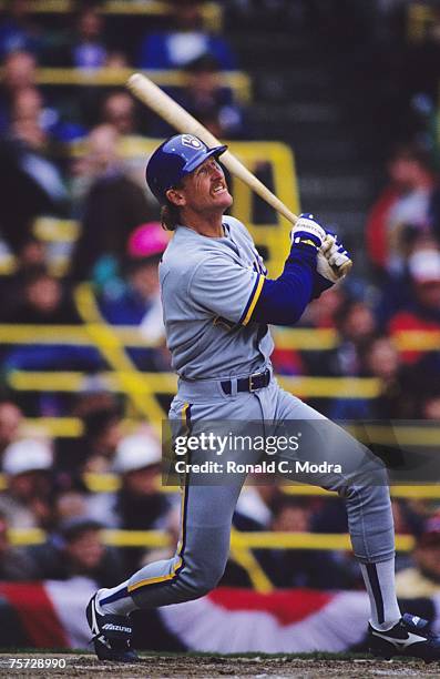 Robin Yount of the Milwaukee Brewers batting during a MLB game against the Boston Red Sox on April 13, 1990 in Fenway Park in Boston, Massachusetts.