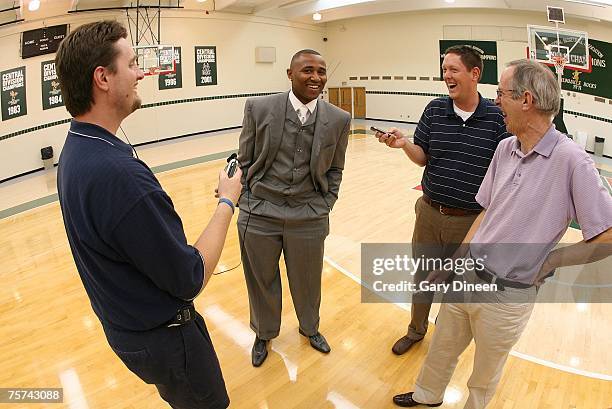 Milwaukee Bucks guard Maurice Williams answers questions following a press conference announcing his free agent signing with the Bucks on July 24,...