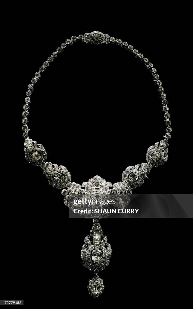 A 1920s Cartier necklace given to Britai...