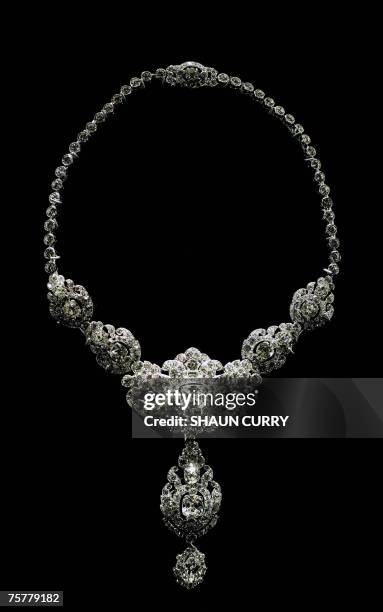 London, UNITED KINGDOM: A 1920s Cartier necklace given to Britain's Queen Elizabeth II on her wedding day 20 November 1947 by the Nizam of Hyderabad...