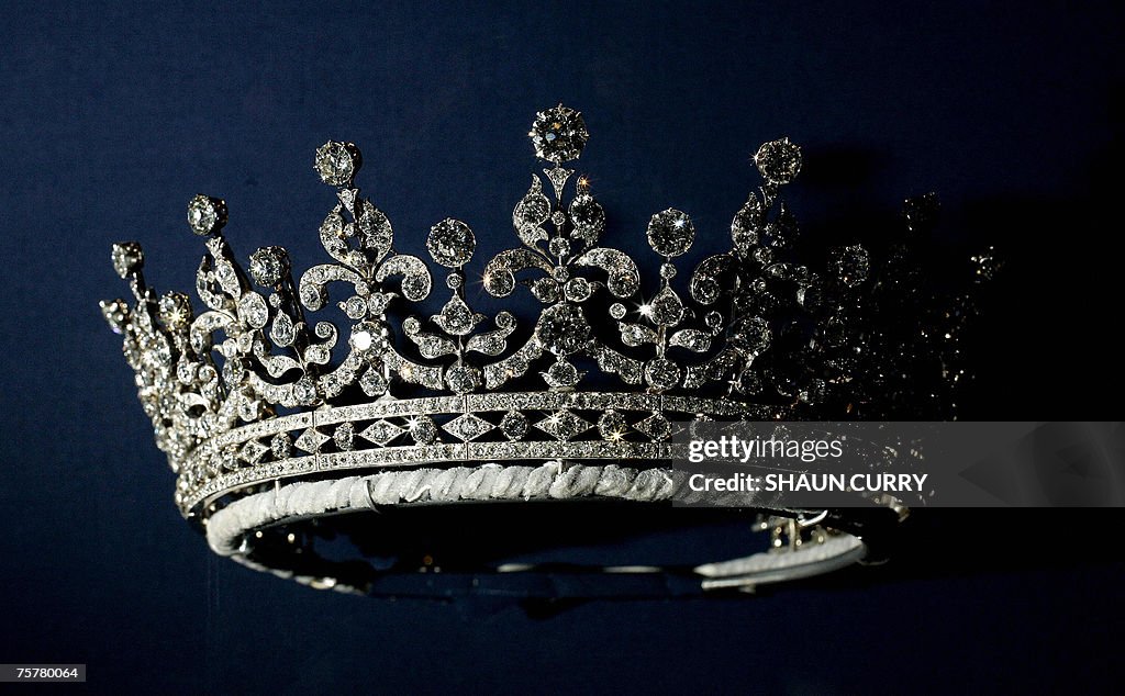 A diamonds and silver tiara given  to Br...