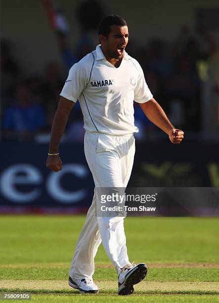 Zaheer Khan of India celebrates the wicket of Ian Bell of England during day one of the Second Test match between England and India at Trent Bridge...