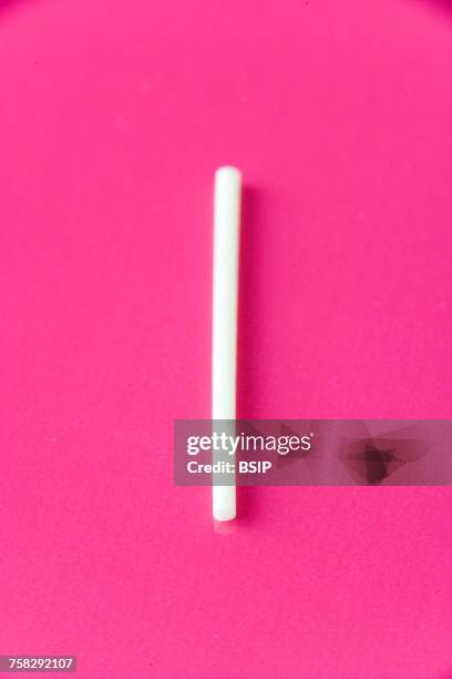 birth control implant - implante imagens e fotografias de stock