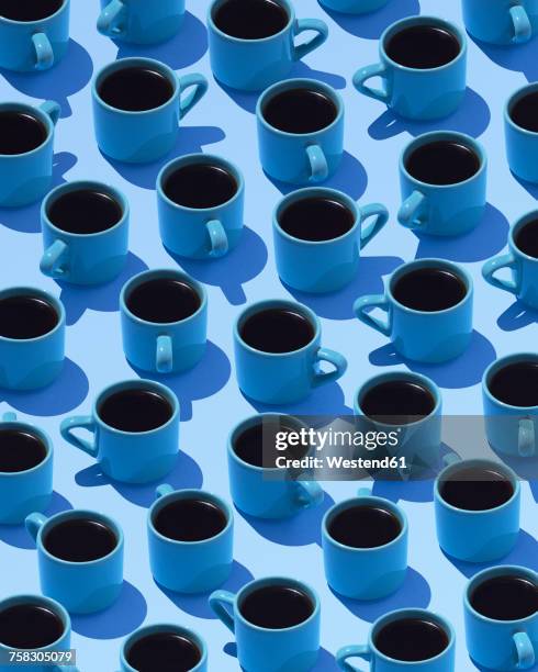 blue coffee mugs on light blue ground, 3d rendering - kaffeebecher stock-grafiken, -clipart, -cartoons und -symbole