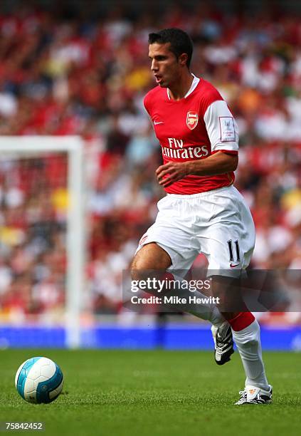 Robin Van Persie of Arsenal in action during the 'Emirates Cup' match between Arsenal and Paris St Germain at the Emirates Stadium on July 28, 2007...