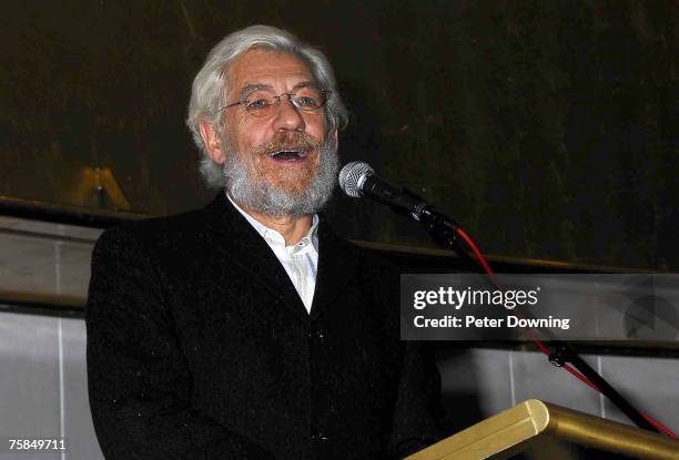 Ian Lear 140 Ian Lear Stock Photos, High-Res Pictures, and Images - Getty Images