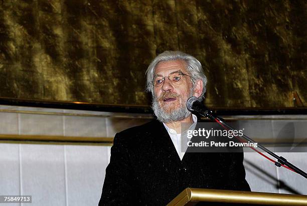 Ian Lear 140 Ian Lear Stock Photos, High-Res Pictures, and Images - Getty Images