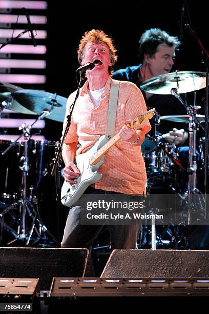 Steve Winwood performs at Eric Clapton's Crossroads Guitar Festival 2007 to benefit the Crossroads Centre in Antigua July 28, 2007 in Bridgeview,...