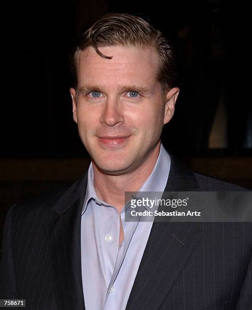 Actor Cary Elwes arrives at the premiere of the movie "The Cat's Meow" April 10, 2002 in Los Angeles, CA.