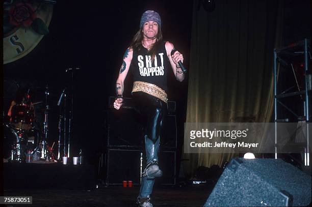 Axl Rose 1987 Photos and Premium High Res Pictures - Getty Images