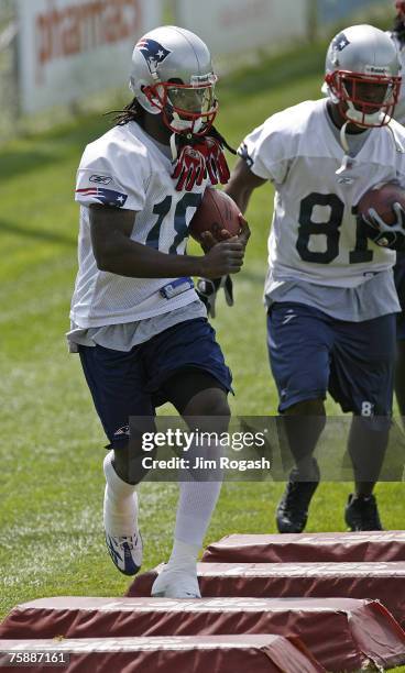 Donte Stallworth in action during a New England Patriots a mini-camp practice session, Foxborough, Massachusetts, Thursday, June 7, 2007.