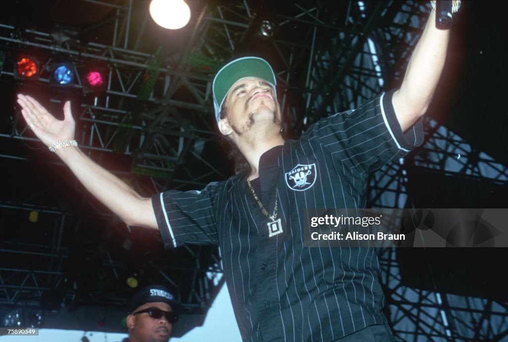 Ice T Rapper Show Rapper Ice T performs onstage in circa 1995. News Photo - Getty Images