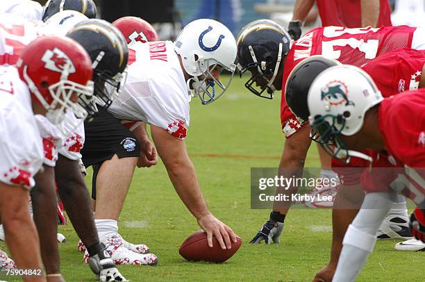 Indianapolis Colts center Jeff Saturday snaps ball at line of scrimmage during NFL Pro Bowl AFC Practice at the Ihilani Resort in Kapolei, HI on...