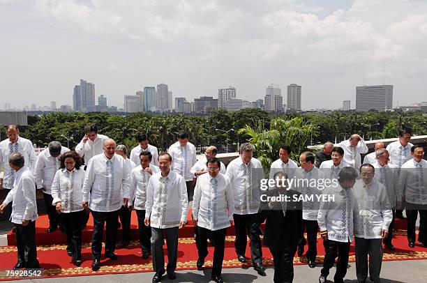 Foreign Ministers Thailand'sNitya Pibulsonggram, East Timor's Adaljiza Magno, US John Negroponte, Vietnam's Le Cong Phung, Singapore's George Yeo,...