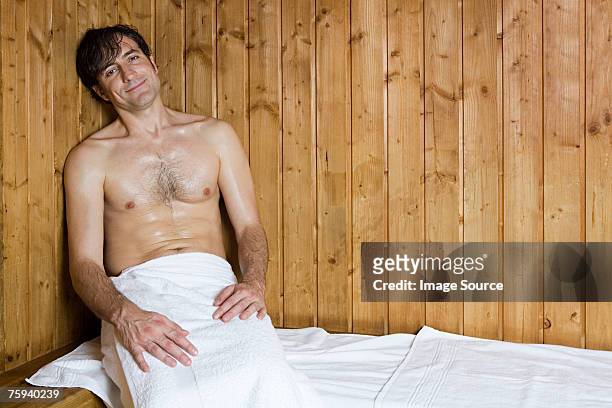 mann in der sauna - sauna stock-fotos und bilder