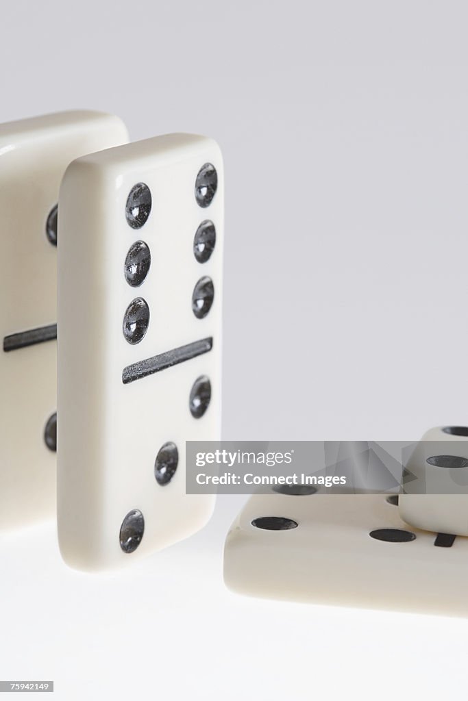 Dominoes