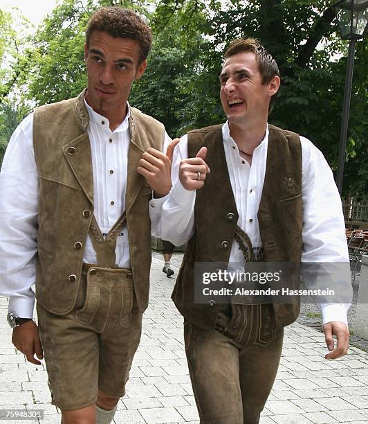 Valerien Ismael and Miroslav Klose arrive for the Bayern Munich team sponsor photocall at the Nockherberg on August 03, 2007 in Munich, Germany.