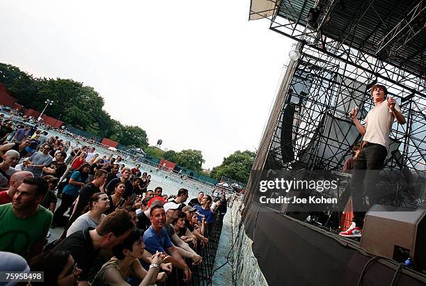 Singer Dan Keyes performs on stage in a concert at the McCarren Pool in Brooklyn on August 3, 2007 in New York City.