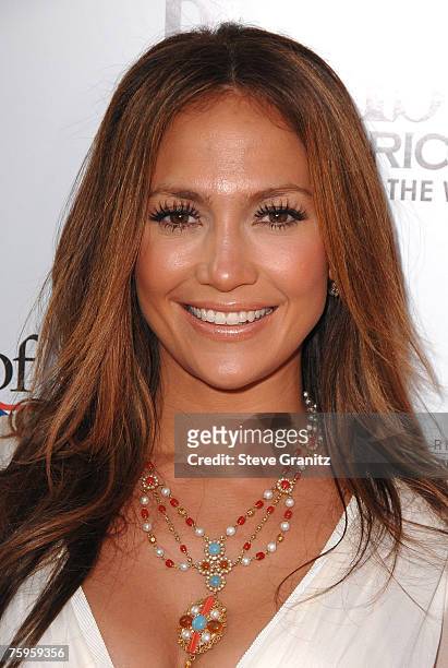 Actress Jennifer Lopez arrives to the premiere of "El Cantante" at the Director's Guild of America Theatre on July 31, 2007 in Los Angeles,...