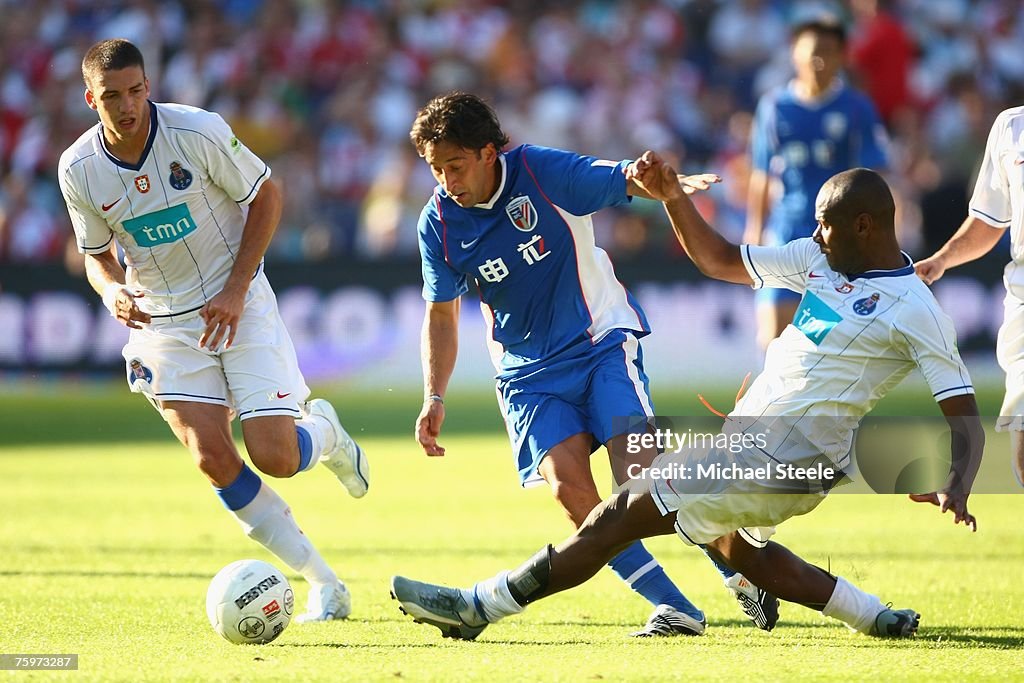 FC Porto v Shanghai Shenhua - Rotterdam Tournament