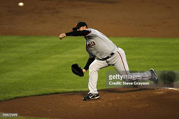 Noah Lowry of the San Francisco Giants delivers a pitch against the Los Angeles Dodgers during their contest at Dodger Stadium on April 25, 2007 in...
