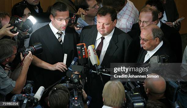 Max Strauss , son of former Bavarian state Governor Franz Josef Strauss, and his lawyers Bernd Muessig, Heiko Lesch and Manfred Krautkraemer...