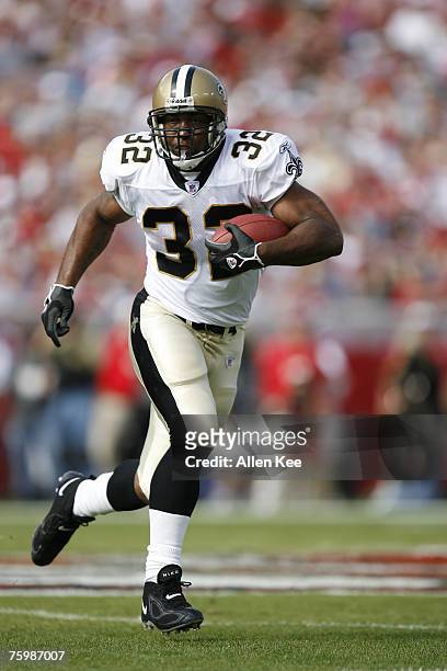 47 New Orleans Saints Antowain Smith Photos & High Res Pictures - Getty  Images