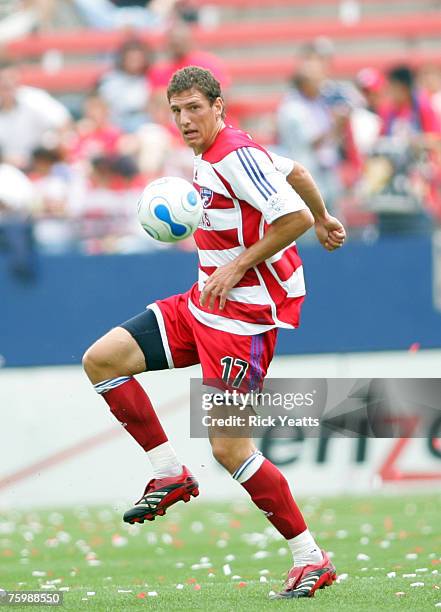 Clarence Goodson of FC Dallas takes control of the ball against the Colorado Rapids at Pizza Hut Park in Frisco, Texas on April 22, 2007.