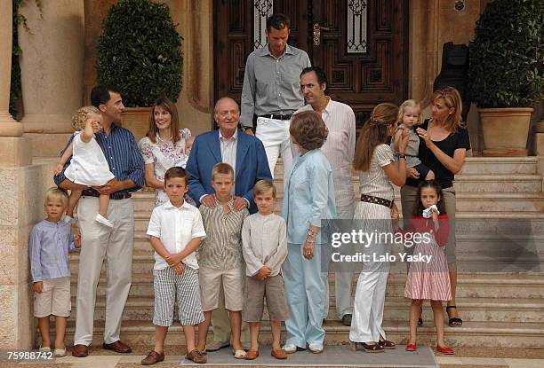 Spanish Royal Family pose for photographers at Marivent Palace on August 6, 2007 in Mallorca,Spain