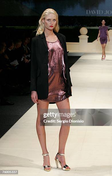 Scanlon Model David Scanlon Photos and Premium High Res Pictures - Getty Images