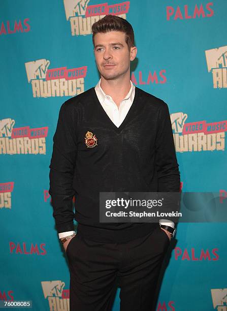 Singer Robin Thicke during MTV's "TRL" announcing the nominations for the 2007 MTV Video Music Awards at MTV Studios in Times Square on August 7,...