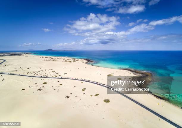 aerial view of sand dunes, corralejo, fuerteventura, canary islands, spain - fuerteventura stock-fotos und bilder