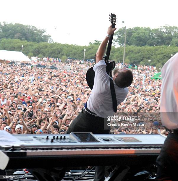 My Morning Jacket perform at Lollapalooza 2007 in Grant Park on August 5, 2007 in Chicago.