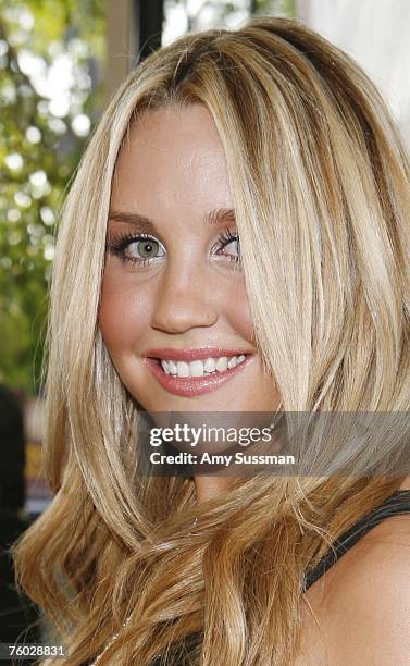 Amanda Bynes attends the launch party of her new clothing line ''DEAR'' at Sushi Samba on August 8, 2007 in New York City.