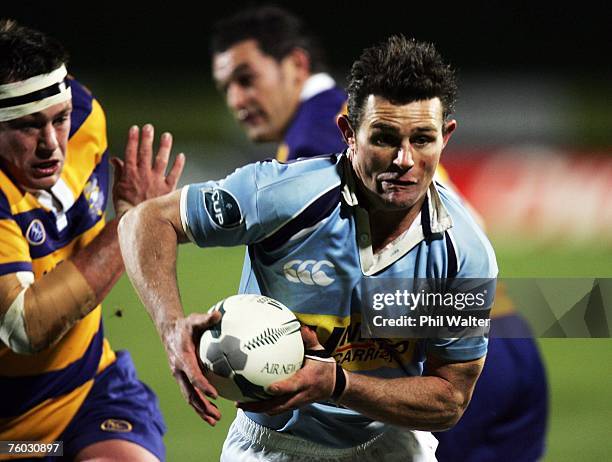 David Holwell of Northland runs forward with the ball during the Air New Zealand Cup match between Bay of Plenty and Northland at Rotorua...