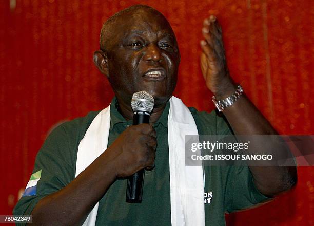 Sierra Leone's current vice president Solomon Berewa gives a speech during an election campaign rally in Freetown 09 August 2007. Despite huge...