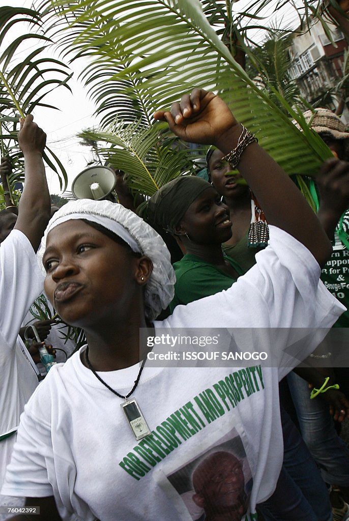 Supporters of vice president and ruling