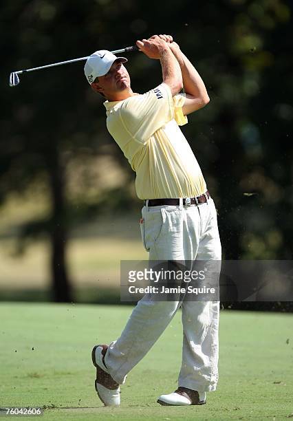 Lucas Glover hits a shot during the first round of the 89th PGA Championship at the Southern Hills Country Club on August 9, 2007 in Tulsa, Oklahoma.