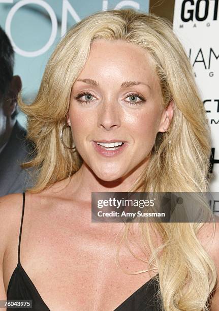 Actress Jane Krakowski attends the Hamptons Magazine party celebrating Christopher Meloni on the cover at Frederick's on August 9, 2007 in New York...