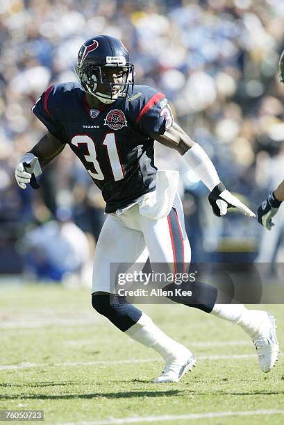 Houston Texans Aaron Glenn in action against the San Diego Chargers at Qualcomm Stadium in San Diego, California. The San Diego Chargers defeated the...