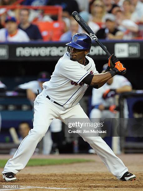 Jose Reyes of the New York Mets bats against the Minnesota Twins during their interleague game at Shea Stadium June 18, 2007 in the Flushing...