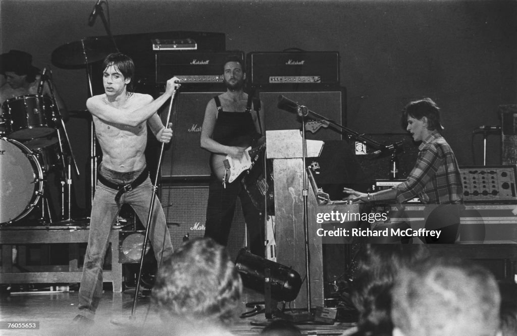 David Bowie & Iggy Pop Performing