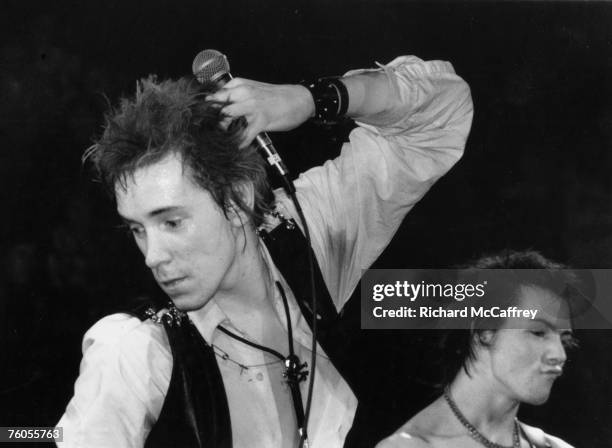 Singer Rotten Steven Jones Photos and Premium High Res Pictures - Getty Images