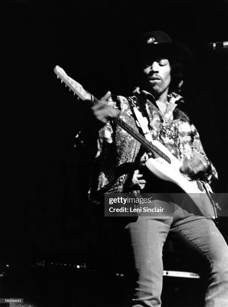 Jimi Hendrix Performing In Detroit