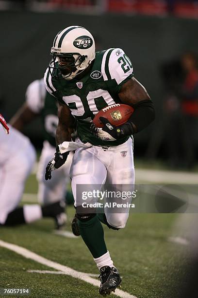 Running Back Thomas Jones of the New York Jets competes against the Atlanta Falcons August 10, 2007 at Giants Stadium in East Rutherford, New Jersey....