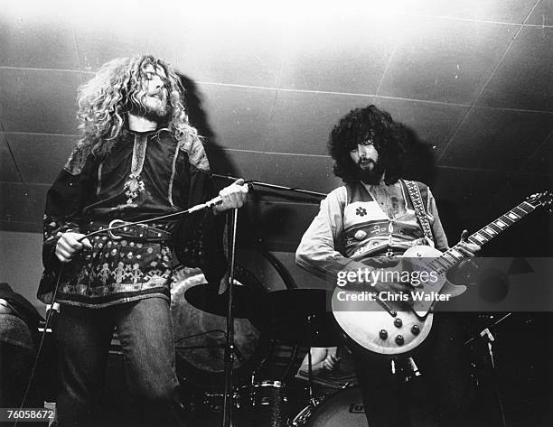 Led Zeppelin 1971 Robert Plant and Jimmy Page