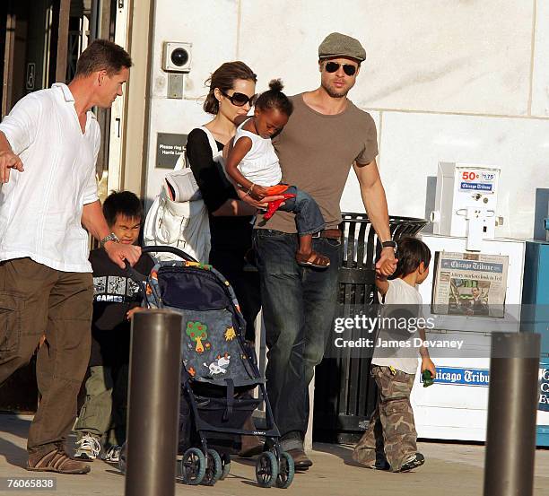 Brad Pitt and Angelina Jolie visit The Field Museum with their children on August 11, 2007 in Chicago.