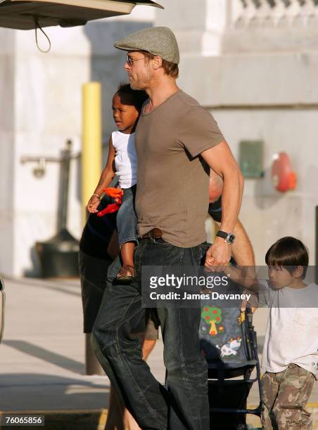 Brad Pitt and Angelina Jolie visit The Field Museum with their children on August 11, 2007 in Chicago.
